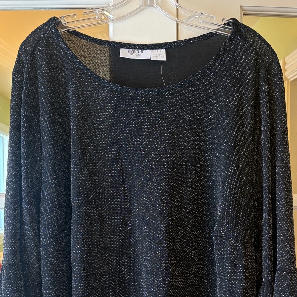NWT 20 Avenue studio Elegant Shimmery Black & Silver blouse top ruffle sleeves